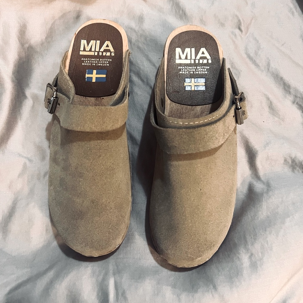 MIA Leather Upper Clogs